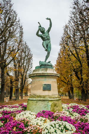 Statue in the Jardin du Luxembourg in Paris in Franceの写真素材