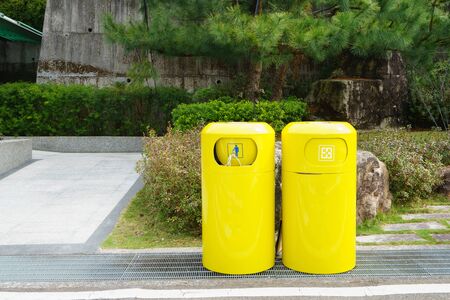 yellow bin , Recycling bins.の写真素材