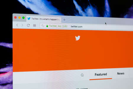 Sankt-Petersburg, Russia, November 9 2017: Twitter login homepage Apple iMac monitor screen. Twitter is a social microblogging network run by Twitter Inc.のeditorial素材