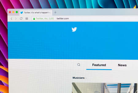 Sankt-Petersburg, Russia, November 20 2017: Twitter login homepage  monitor screen. Twitter is a social microblogging network run by Twitter Inc.のeditorial素材