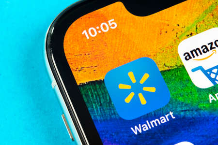 Helsinki, Finland, May 4, 2019: Walmart application icon on Apple iPhone X screen close-up. Walmart app icon. Walmart.com is multinational retailing corporationのeditorial素材