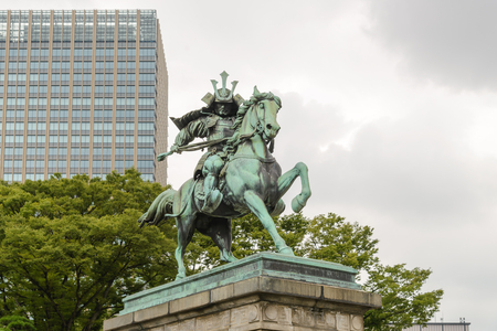 Statue of the great samurai Kusunoki Masashige, famed Japanese samurai at the East Garden outside Tokyo Imperial Palace in Tokyo, Japan.のeditorial素材