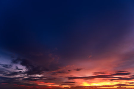 Dramatic twilight sky and clouds in the afternoon. Sky in twilight time. background imageの写真素材
