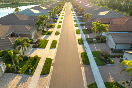 Wealthy residential area in USA suburbs. Rich neighborhood with expensive suburban homes in southwest Floridaの写真素材