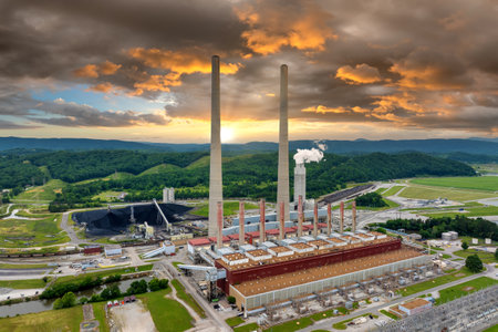 Aerial view of Kingston power plant in Roane County, Tennessee. Major coal-fired power plant producing electricity. Fossil fuel usage for energy productionの写真素材