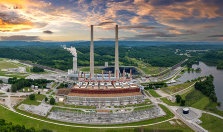 Large thermal Kingston power plant in Roane County near Kingston, Tennessee. Coal used as fossil fuel for electric energy production in American gridの写真素材