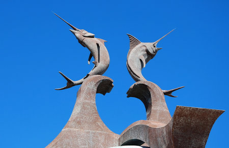 Dolphins Statue on Paradise Island, Bahamasの写真素材