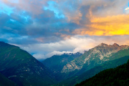 Mountain valley during sundown の写真素材