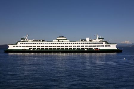Washington State Ferry Boat, Mount Baker in background, Edmonds, Snohomish County, Washingtonの写真素材