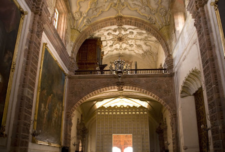 Organ door balcony back of Valencia Church, Templo de San Cayetano, Guanajuato, Mexico  This church was finished in 1788 and is named after the nearby Valencia mine.\r\rResubmit-In response to comments from reviewer have further processed image to reduce noのeditorial素材