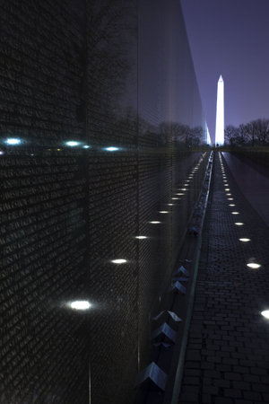 Washington Monument Vietnam Memorial Night The Wall Washington DCのeditorial素材