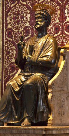 Bronze Statue Sculpture Saint Peter Vatican Rome Italyのeditorial素材