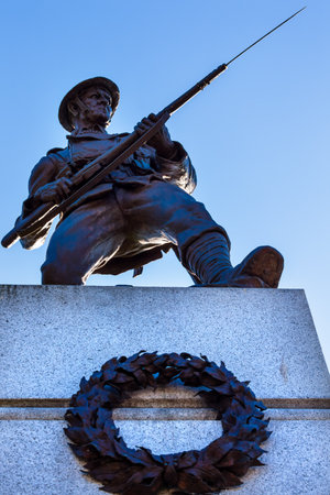 Canadian Soldier Statue for Fallen Canadian Soldiers in World War 1, World War 2 and Korea in Front of Provincial Capital Legislative Parliament Buildiing  Victoria British Columbia Canada   のeditorial素材