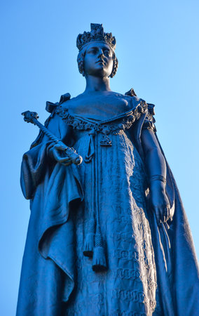 Queen Victoria Statue Front of Provincial Capital Legislative Parliament Buildiing  Victoria British Columbia Canada   のeditorial素材