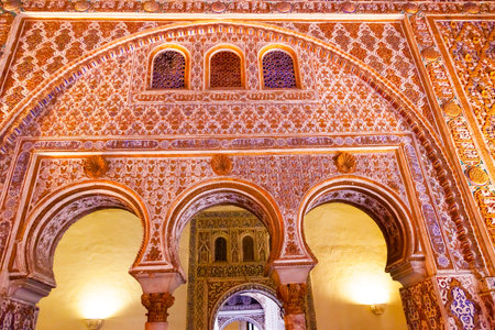 Horseshoe Arches Ambassador Room Alcazar Royal Palace Seville Andalusia Spain   Originally a Moorish Fort, oldest Royal Palace still in use in Europe  Built in the 1100s and rebuilt in the 1300s  のeditorial素材