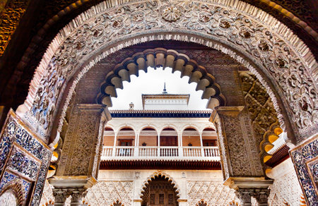 Court of the Maidens Arches Mosaics Alcazar Royal Palace Seville Andalusia Spain   Originally a Moorish Fort, oldest Royal Palace still in use in Europe  Built in the 1100s and rebuilt in the 1300s  のeditorial素材