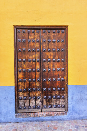Old Wooden Door Walking Street Evening Carrera Del Darro Albaicin Granada Andalusia Spain  の写真素材