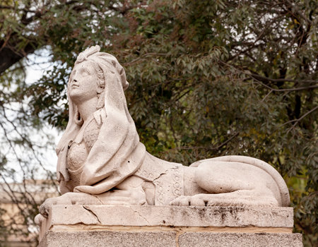 Egyptian Female Sphinx Stone Statue Retro Park Madrid Spainのeditorial素材