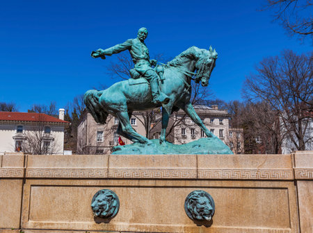 General Phil Sheridan Pedestal Memorial Civil War Statue Sheridan Circle Embassy Row Pennsylvania Ave Washington DC.  Bronze statue dedicated in 1908; sculptor is Gutzon Borglum.  Public monument owned by the National Park Service. Statue depicts Sheridanのeditorial素材