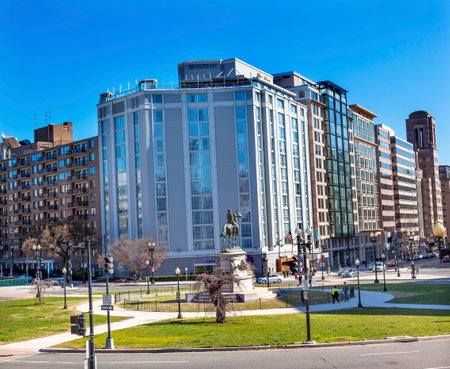 Thomas Circle.  Location of General Thomas Memorial Civil War Statue Washington DC.  Bronze statue dedicated in 1879; sculptor is John Quincy Adams Ward.  Key location in Washington DC.のeditorial素材