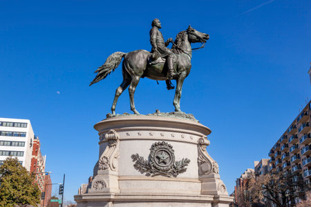 Major General George Henry Thomas Memorial Civil War Statue Moon Thonmas Circle Washington DC.  Bronze statue dedicated in 1879; sculptor is John Quincy Adams Ward.  Public monument owned by the National Park Service. Statue depicts Thomas riding his horsのeditorial素材