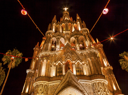 Facade Parroquia Christmas Archangel Church Night San Miguel de Allende, Mexico. Parroaguia created in 1600s and facade created in 1880s.の写真素材