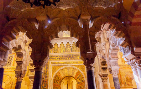 Mihrab Moslem Islam Prayer Niche Arches Mezquita Cordoba Spain.  Mezquita Created in 785 as a Mosque. Mezquita converted to a Cathedral in 1500.のeditorial素材