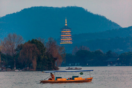 Old Chinese Leifeng Pagoda Boats Garden West Lake Hangzhou Reflection Zhejiang China .のeditorial素材