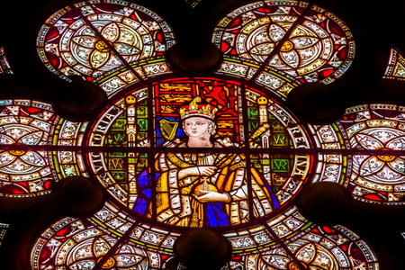 Queen Victoria Stained Glass 13th Century Chapter House Westminster Abbey Church London England.  Westminister Abbey has been the burial place of Britain's monarchs since the 11th century and is the setting for many coronations and weddings.のeditorial素材