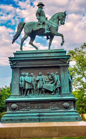 General John Logan Memorial Civil War Statue Logan Circle Washington DC.  Statue dedicated in 1901, Sculptors Franklin Simmons and Richard Hunt.  Logan was close to US Grant, promoted to Brigadier General at Fort Donelson, won the Congressional Medal of Hのeditorial素材