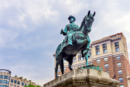General James Mcpherson Memorial Civil War Statue Mcpherson Square Washington DC.  Statue created 1876, sculptor Louis Rebisso.  Brigadier Mcpherson killed at the Battle of Atlanta.のeditorial素材