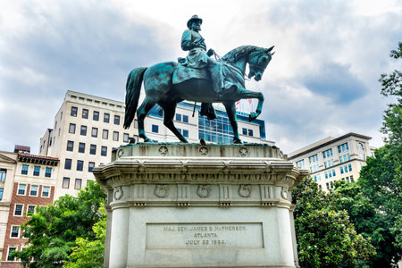 General James Mcpherson Memorial Civil War Statue Mcpherson Square Washington DC.  Statue created 1876, sculptor Louis Rebisso.  Brigadier Mcpherson killed at the Battle of Atlanta.のeditorial素材