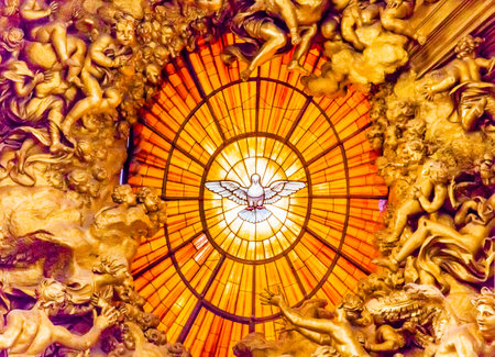 Throne Bernini Holy Spirit Dove Saint Peter's Basilica Vatican Rome Italy.  Bernini created Saint Peter's Throne with Holy Spirti Dove Stained Glass Amber in 1600sのeditorial素材
