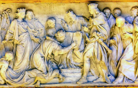 Kings Queens Reading Book Bible Sculpture Statue Saint Peter's Basilica Vatican Rome Italy