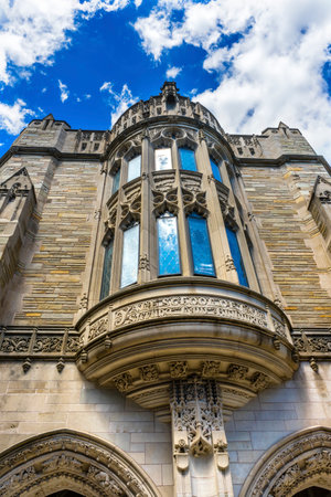 Window Twin Towers Sterling Law School Building Yale University New Haven Connecticut.  Completed in 1931 and one of the best US law schoolsのeditorial素材