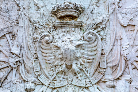Royal Coalt of Arms Victor Emanuele Monument Rome Italy.  Monument created in 1911 to the first king of a united Italy.  Designed by Giussepe Sacconi in 1885のeditorial素材