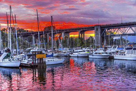 Sunset Granville Island Burrard Street Bridge Yachts Apartment Buildings Vancouver British Columbia Canadaの写真素材