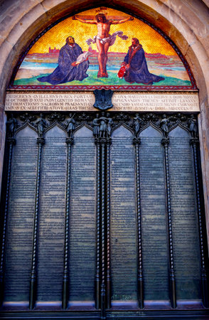 95 Theses Door Luther Jesus Crucifixion Mosaic Castle Church Schlosskirche Lutherstadt Wittenberg Germany.  Door where Luther posted 95 thesis 1517 starting Protestant Reformation.  Mosaic and door built 1858のeditorial素材