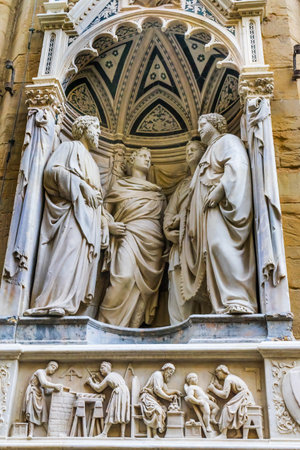 Four Crowned Saints Martyrs Statue Orsanmichele Church Florence Italy. Statue by Nanni di Banco 1408 for Stone Masonsのeditorial素材