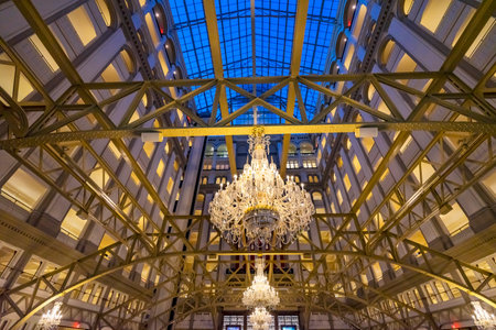 Chandeiier Interior Old Post Office Building Pennsylvania Ave Washington DCのeditorial素材