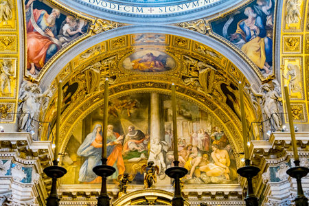 Ancient Mary Mosaic Candles Basilica Santa Maria Maggiore Rome Italy. One of 4 Papal basilicas, built 422-432, built in honor of Virgin Mary, 590 AD.のeditorial素材