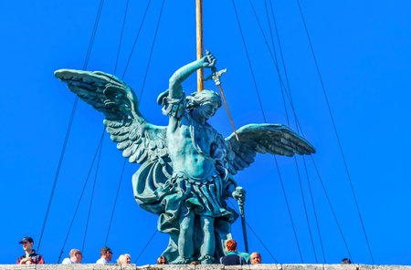 Saint Michael Statue Tourists Castel Sant Angelo Castle Rome Italy.  Castle was built in 1277 on top of Hadrian's tomb.のeditorial素材