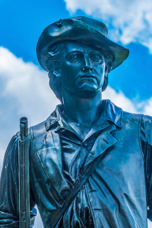Minute Man Statue Old North Bridge Minute Man National Historical Park American Revolution Monument Massachusetts First Battle American Revolution April 19, 1775 1874 Statue by Daniel Chester French, who did Lincoln for DC Memorial, modeled on Issac Davisのeditorial素材