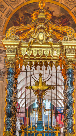 Golden Cross Main Altar Dome Church Les Invalides Paris France.  Church created 1670. Invalides became military muesum with  tombs of famous military figures including Napoleon 1のeditorial素材
