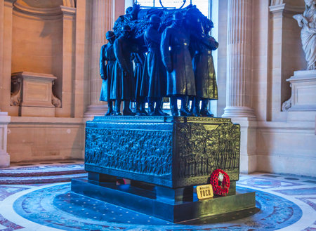 Marshall Foch Tomb Les Invalides Paris France.  King Louis IV created church 1670. Marshall Foch was Supreme Allied Commander in World War 1 and French military heroのeditorial素材