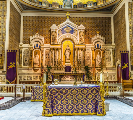 Main Altar Historic Gesu Catholic Church Miami Florida.  Founded in 1898 oldest Catholic church in South Florida. Church built 1920s.のeditorial素材