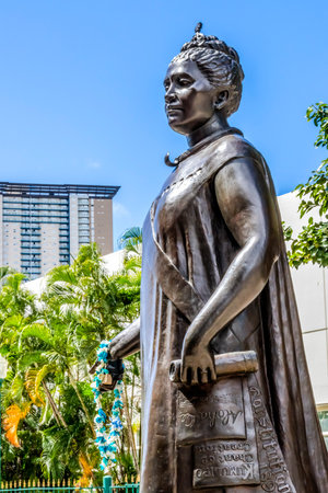 Hawaiian Queen Liliuokalani Statue State Capitol Honolulu Oahu Hawaii Last Hawaiian Ruler ruled from 1877 until 1895 Statue dedicated in 1982 by Marianna Pinedaのeditorial素材