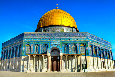 Dome of the Rock Islamic Mosque Temple Mount Jerusalem Israel.  Built in 691 One of most sacred spots in Islam where Prophet Mohamed ascended to heaven on an angel in his "night journey".  The Dome covers the rock where Abraham was to sacrifice Issac.の写真素材