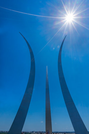 Ceremony Air Force Memorial Arlington Virginia. Next to the Pentagon. Dedicated 2006. Three Stainled Steel Spires resemble the vapor trails of the Air Force Thunderbirds during a maneuver.の写真素材
