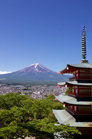 Mt. Fuji viewed from Sengen at the shrine in Japanのeditorial素材